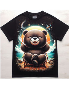 Playera serigrafiada manualmente con la imagen de un oso